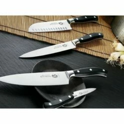 Couteau Santoku Alvéolé Victorinox Grand Maître Forgé 17cm POM 5 Couteau Santoku Alvéolé Victorinox Grand Maître Forgé 17cm POM -Des Couteaux Soldes Magasin couteau santoku alveole victorinox grand maitre forge 17cm pom 2